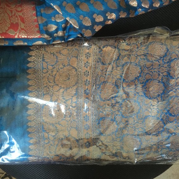 New Indian Saree with Blouse - Picture 8 of 8